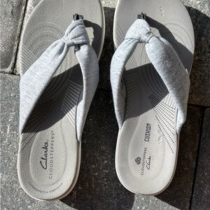 Clarks Women's Gray Knotted Sandals